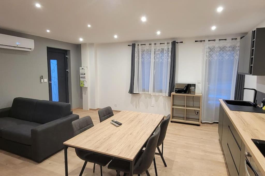 Superbe Appartement T2 Climatise, Idealement Situe Ugine Extérieur photo